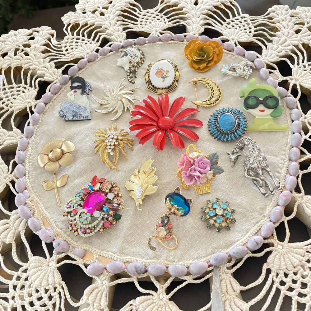 18 Vibrant Multicolor Brooch Collection for one money